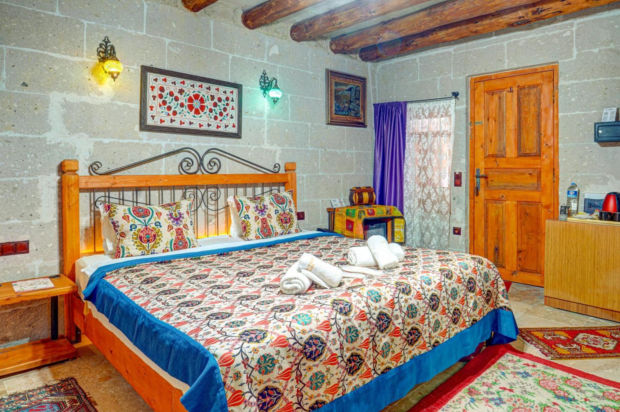 לינה וארוחת בוקר Avanos Atax Cave House מראה חיצוני תמונה