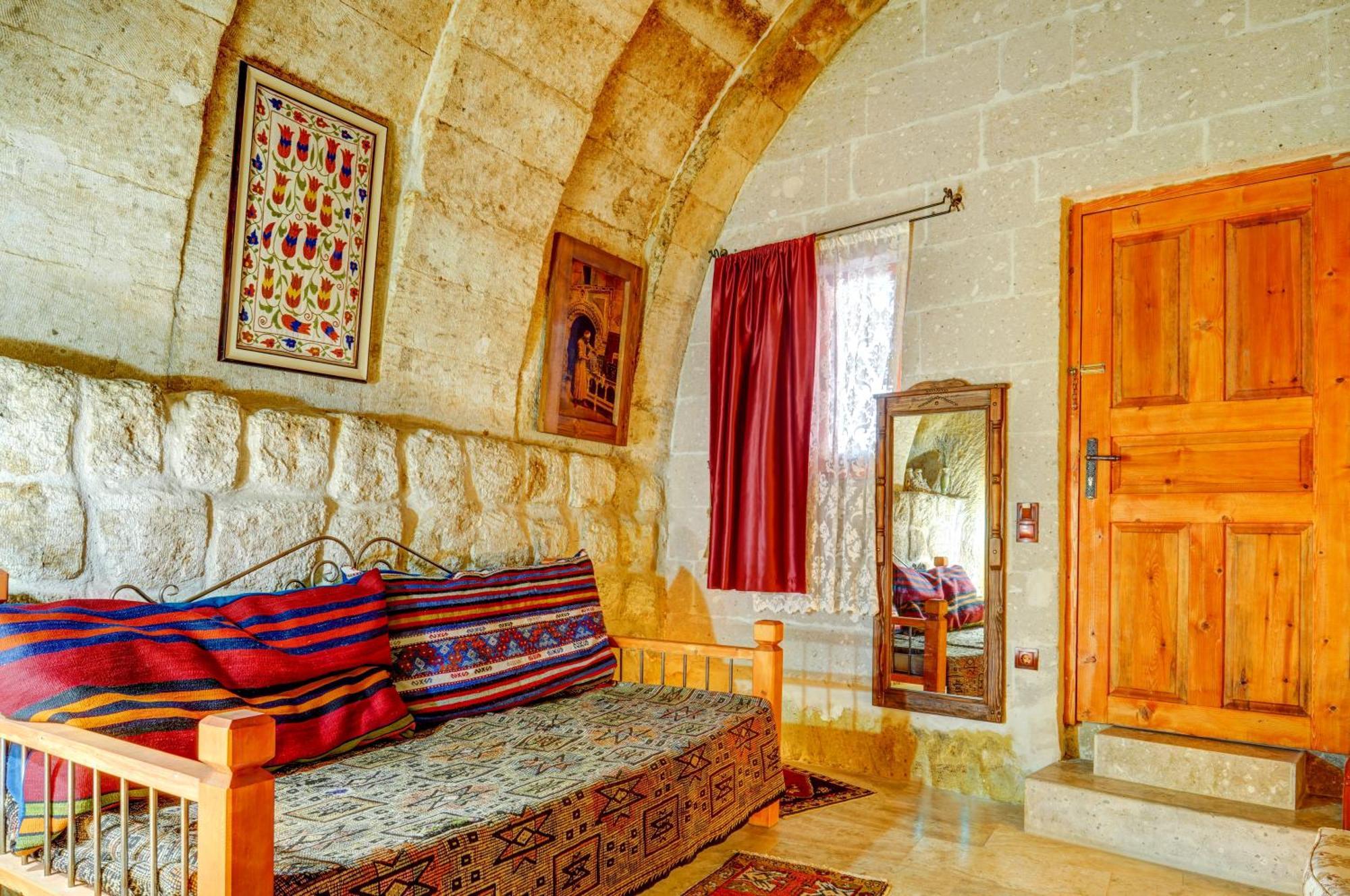 לינה וארוחת בוקר Avanos Atax Cave House מראה חיצוני תמונה