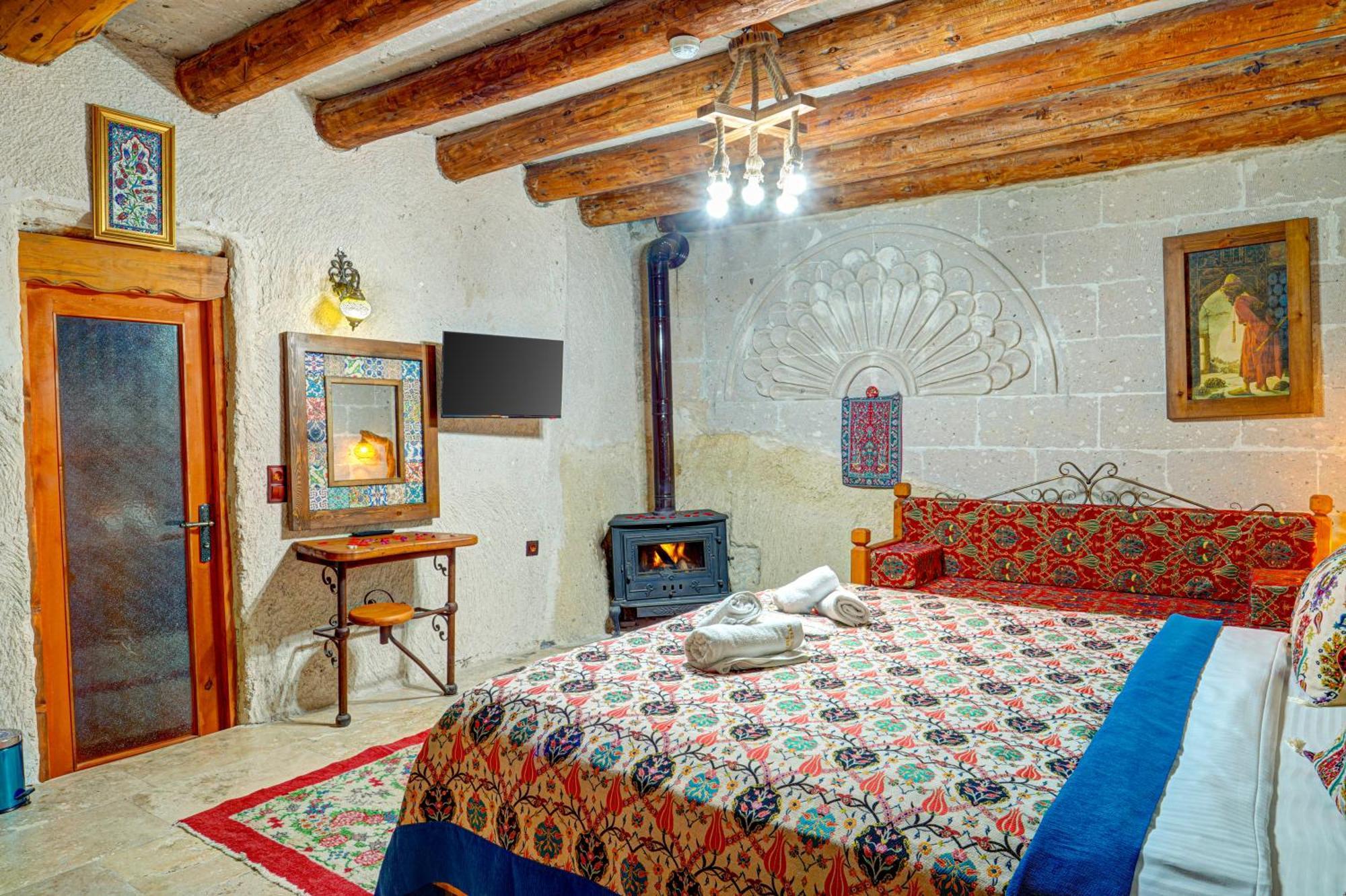 לינה וארוחת בוקר Avanos Atax Cave House מראה חיצוני תמונה