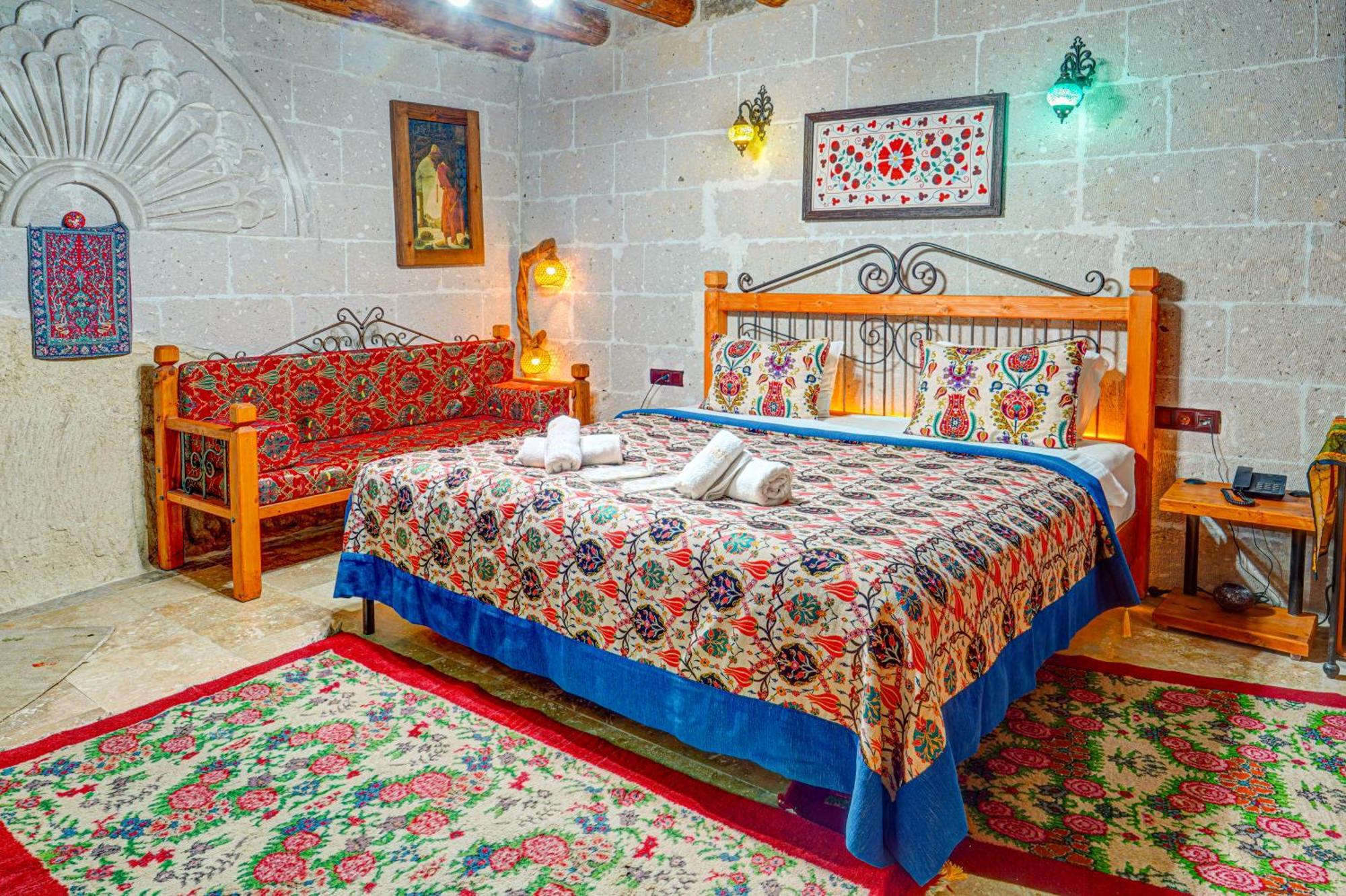 לינה וארוחת בוקר Avanos Atax Cave House מראה חיצוני תמונה