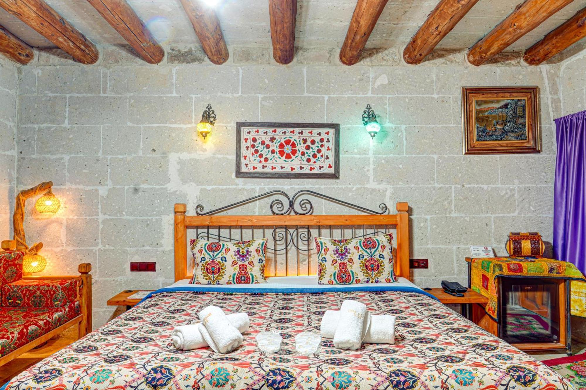 לינה וארוחת בוקר Avanos Atax Cave House מראה חיצוני תמונה
